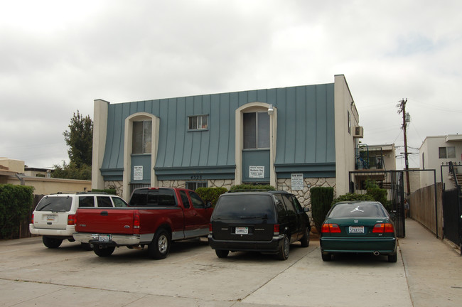 4328 48th St in San Diego, CA - Foto de edificio - Building Photo