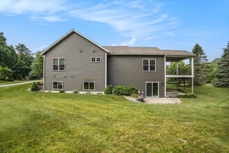1398 N Lakeshore Dr in Ludington, MI - Building Photo - Building Photo