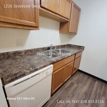 1220 Severson Dr in Sun Prairie, WI - Building Photo - Building Photo