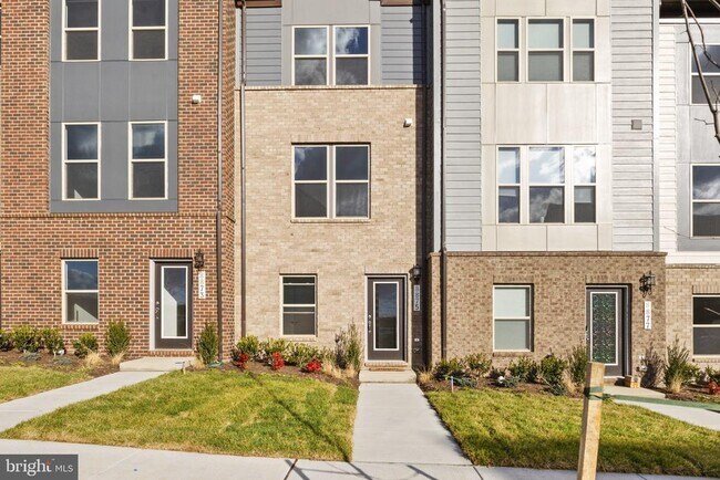 8875 Curie St in Manassas, VA - Building Photo - Building Photo