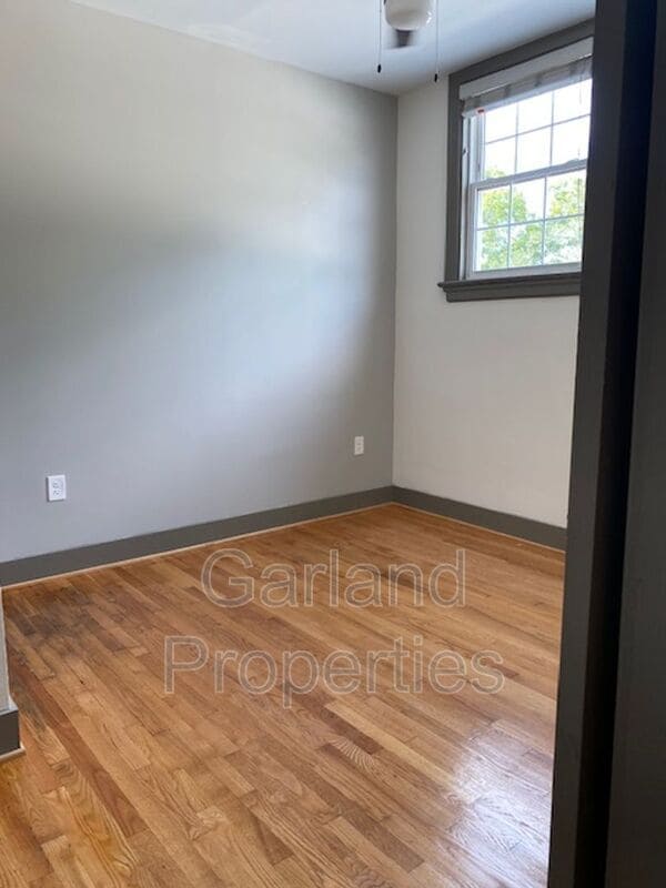 property at 821 Salem Ave SW