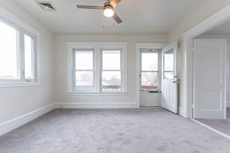 643 Rathbun St, Unit 3 in Blackstone, MA - Foto de edificio - Building Photo