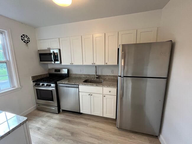 1303 Belle View Blvd, Unit B1 in Alexandria, VA - Building Photo - Building Photo