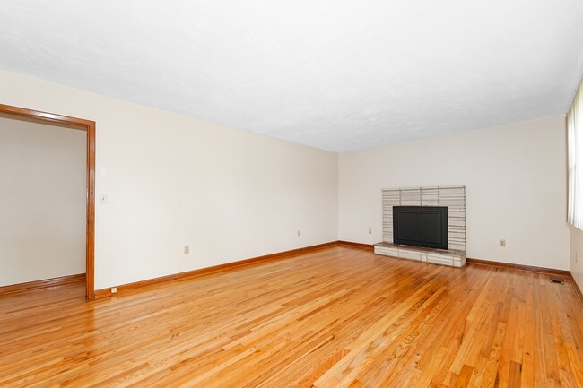 180 Spurgeon Dr in Blountville, TN - Building Photo - Building Photo