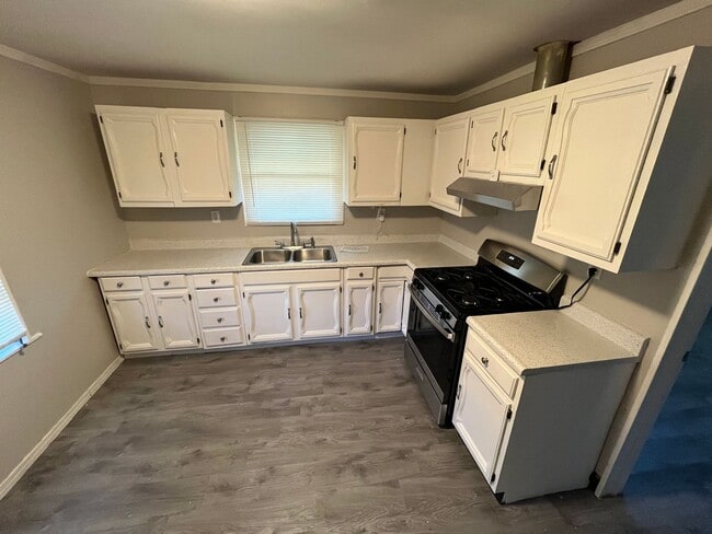 2552 Oakcrest Ave in Jennings, MO - Building Photo - Building Photo