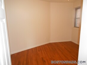 33 Edgerly Rd in Boston, MA - Foto de edificio - Building Photo