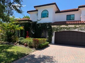 6179 Vía Venetia S in Delray Beach, FL - Building Photo