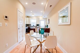 707 18th St NE-Unit -#2 in Washington, DC - Building Photo - Building Photo