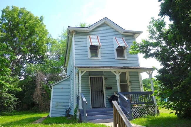 property at 3005 E 19th Terrace