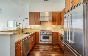 818 Van Ness Ave, Unit 804 in San Francisco, CA - Building Photo - Building Photo