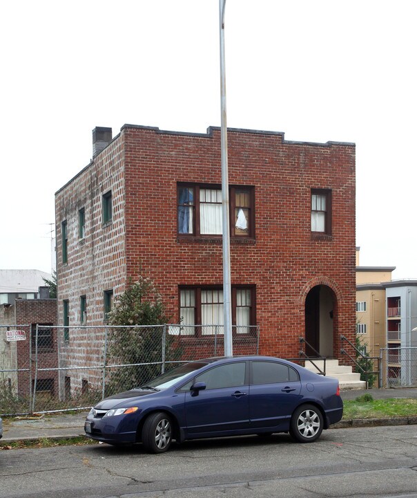 1313 S Fawcett Ave in Tacoma, WA - Foto de edificio