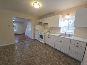 91 Holloran Rd in New Windsor, NY - Building Photo - Building Photo