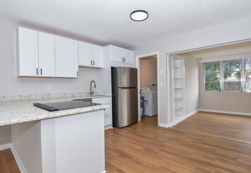 423 SE Parkway Dr in Stuart, FL - Building Photo