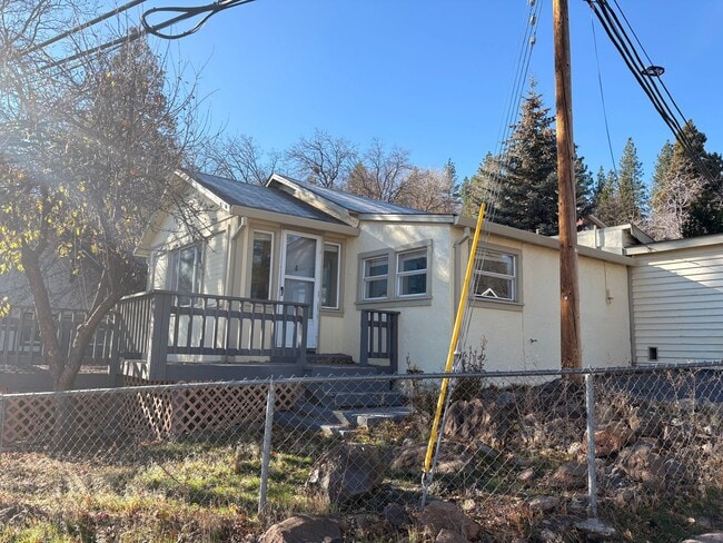 property at 220 N Pine St