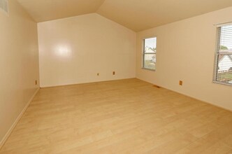1021 Sweepstakes Ln in Florissant, MO - Building Photo - Building Photo