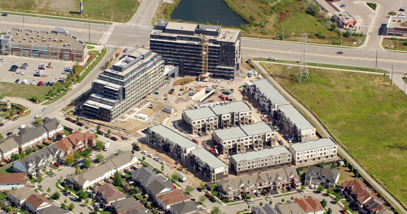 The Towns at Valera in Burlington, ON - Building Photo