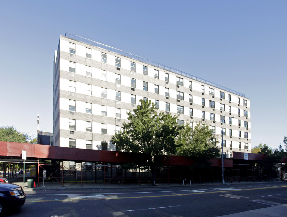 Mid Bronx Plaza in Bronx, NY - Building Photo