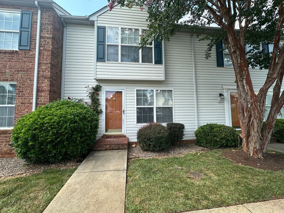 190 Mulberry Cir in Lynchburg, VA - Building Photo