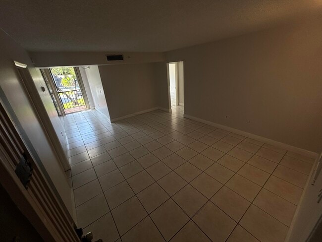 8650 SW 133rd Avenue Rd in Miami, FL - Building Photo - Building Photo
