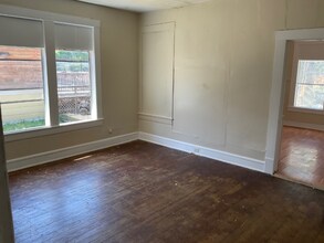 1917 Mitchell Ave in Waco, TX - Foto de edificio - Building Photo