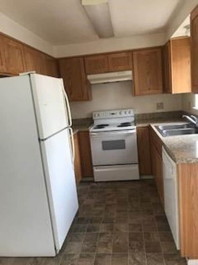 153 37th St in Springfield, OR - Building Photo - Building Photo