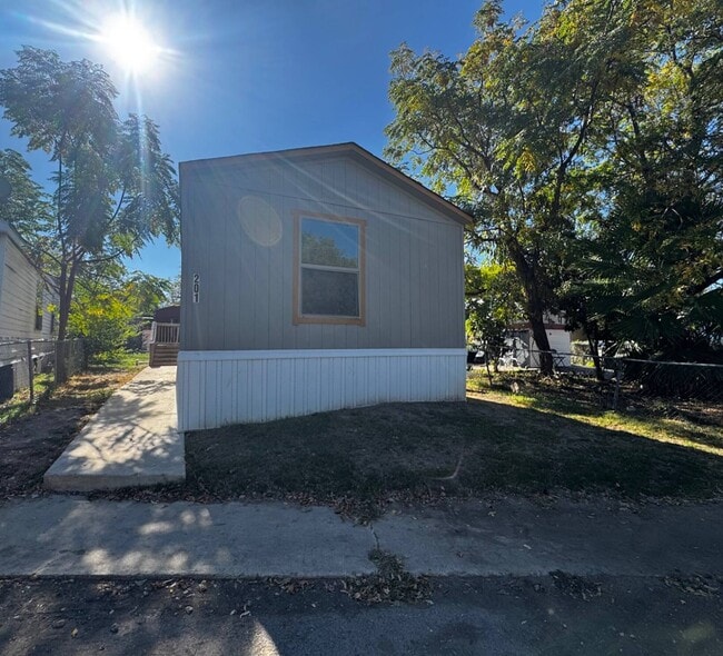 property at 7650 US-90