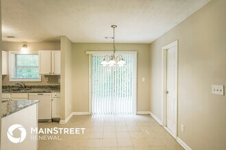 6670 South Ave in Union City, GA - Building Photo - Building Photo