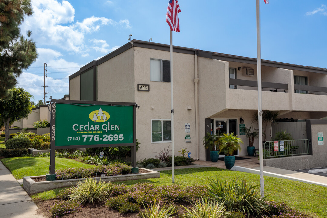 Cedar Glen in Anaheim, CA - Building Photo