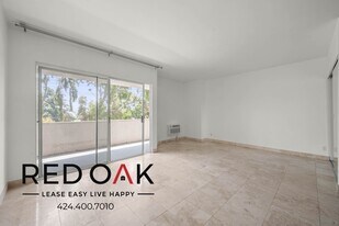 3949 Los Feliz Blvd in Los Angeles, CA - Building Photo