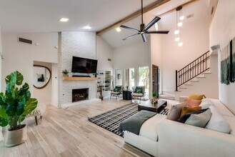3309 Creekbend Dr in Garland, TX - Foto de edificio - Building Photo