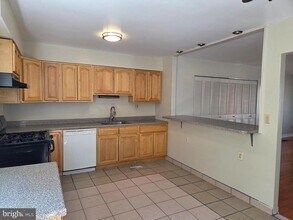 8044 Mars Pl in Philadelphia, PA - Building Photo - Building Photo