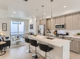 1920 Hooker St, Unit 5 in Denver, CO - Building Photo