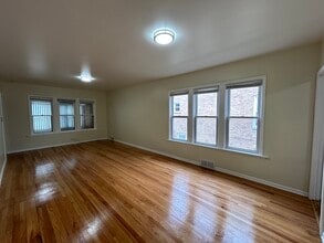 2820 N New England Ave in Chicago, IL - Building Photo - Building Photo