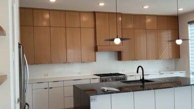 1012 Mobile St in Dallas, TX - Foto de edificio - Building Photo