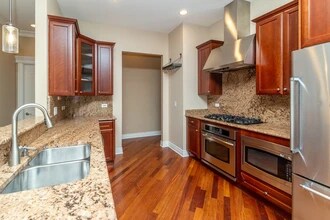 35 S Racine Ave, Unit 5SW in Chicago, IL - Building Photo - Building Photo