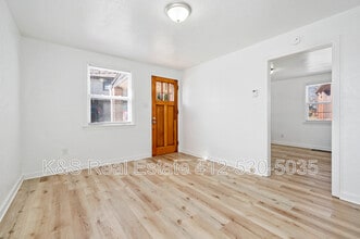 209 Hurston Way in Pittsburgh, PA - Building Photo - Building Photo
