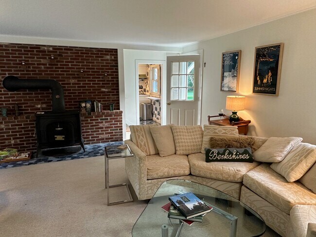 5 Glendale Rd in Stockbridge, MA - Building Photo - Building Photo