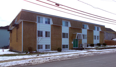 905 Locust St in Fall River, MA - Foto de edificio - Building Photo