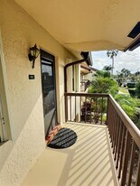 4682 Lucerne Lakes Blvd E in Greenacres, FL - Building Photo