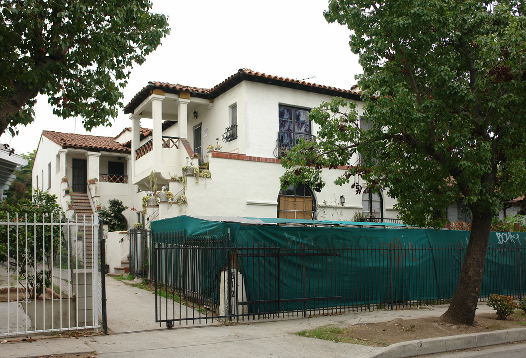 612 N New Hampshire Ave in Los Angeles, CA - Foto de edificio