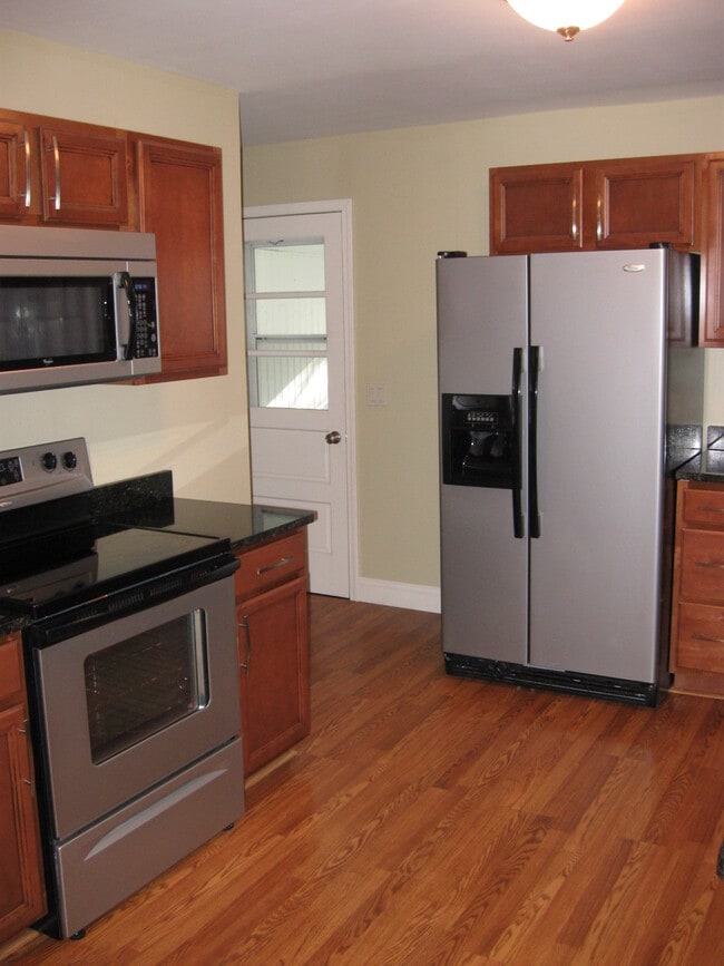 24 Pyrex St in Corning, NY - Building Photo - Building Photo