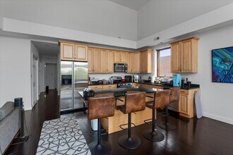 1826 W Rice St, Unit 4 in Chicago, IL - Foto de edificio - Building Photo
