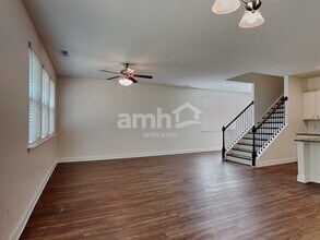 124 Gregory Dr in Clayton, NC - Building Photo - Building Photo