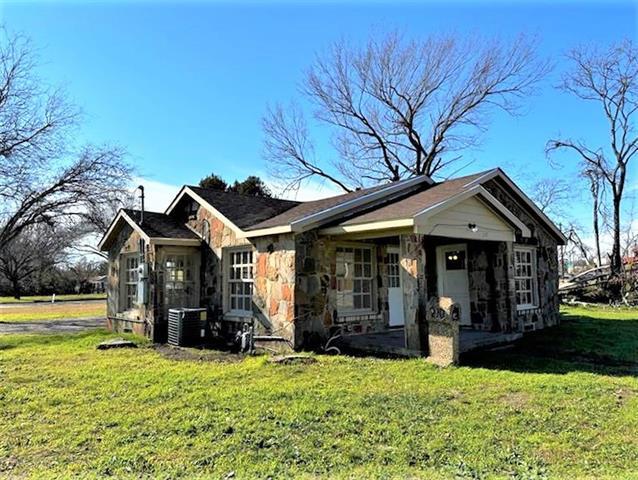 210 W Avenue A in Garland, TX - Building Photo - Building Photo
