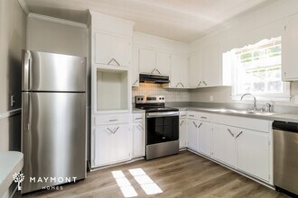 2104 Hillbeck Dr in Columbia, SC - Foto de edificio - Building Photo