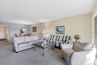 2100 Benjamin Franklin Dr in Sarasota, FL - Building Photo - Building Photo