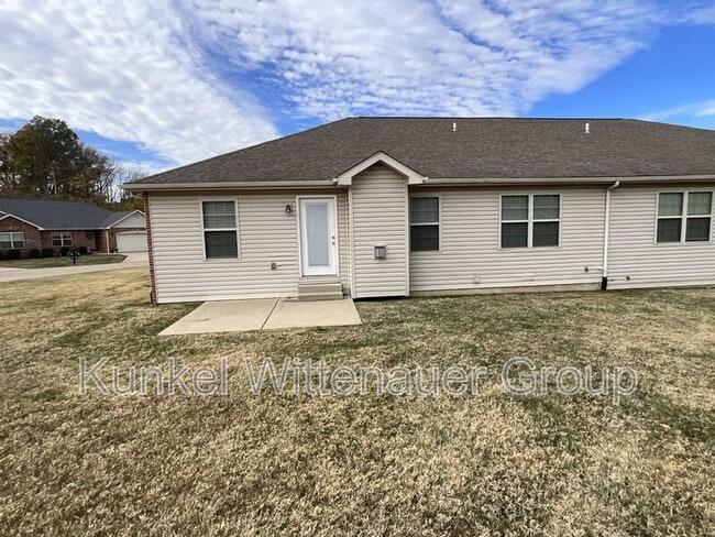 47 Oak Pointe Cir in Belleville, IL - Building Photo - Building Photo