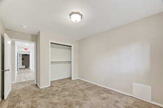 1810 Indian Shores Rd in Crosby, TX - Building Photo - Building Photo