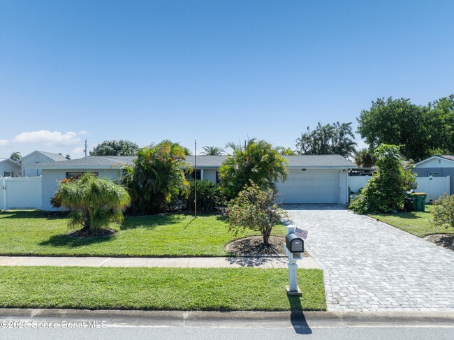 410 Finch Dr in Satellite Beach, FL - Building Photo - Building Photo