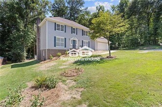 1388 Chesapeake Dr SW in Lilburn, GA - Building Photo - Building Photo